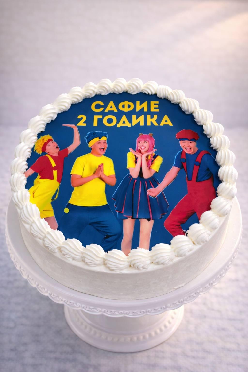 Торт Молочная девочка с сахарной фотопечатью 