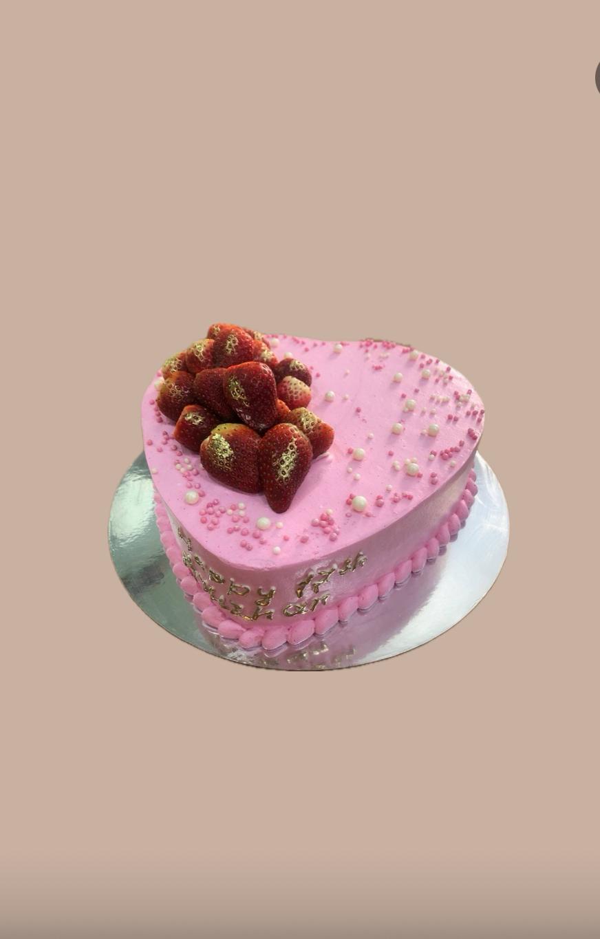 Торт сердечко с ягодами 