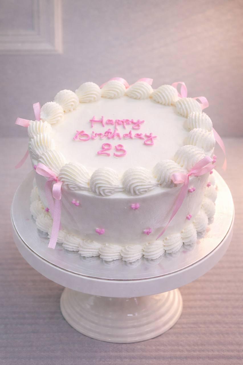 Торт Молочная девочка с оформлением 